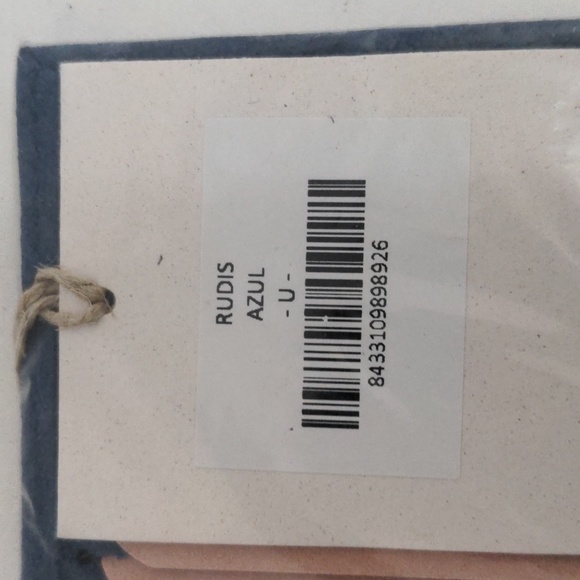 Slim Cardholder - Picture 3 of 3